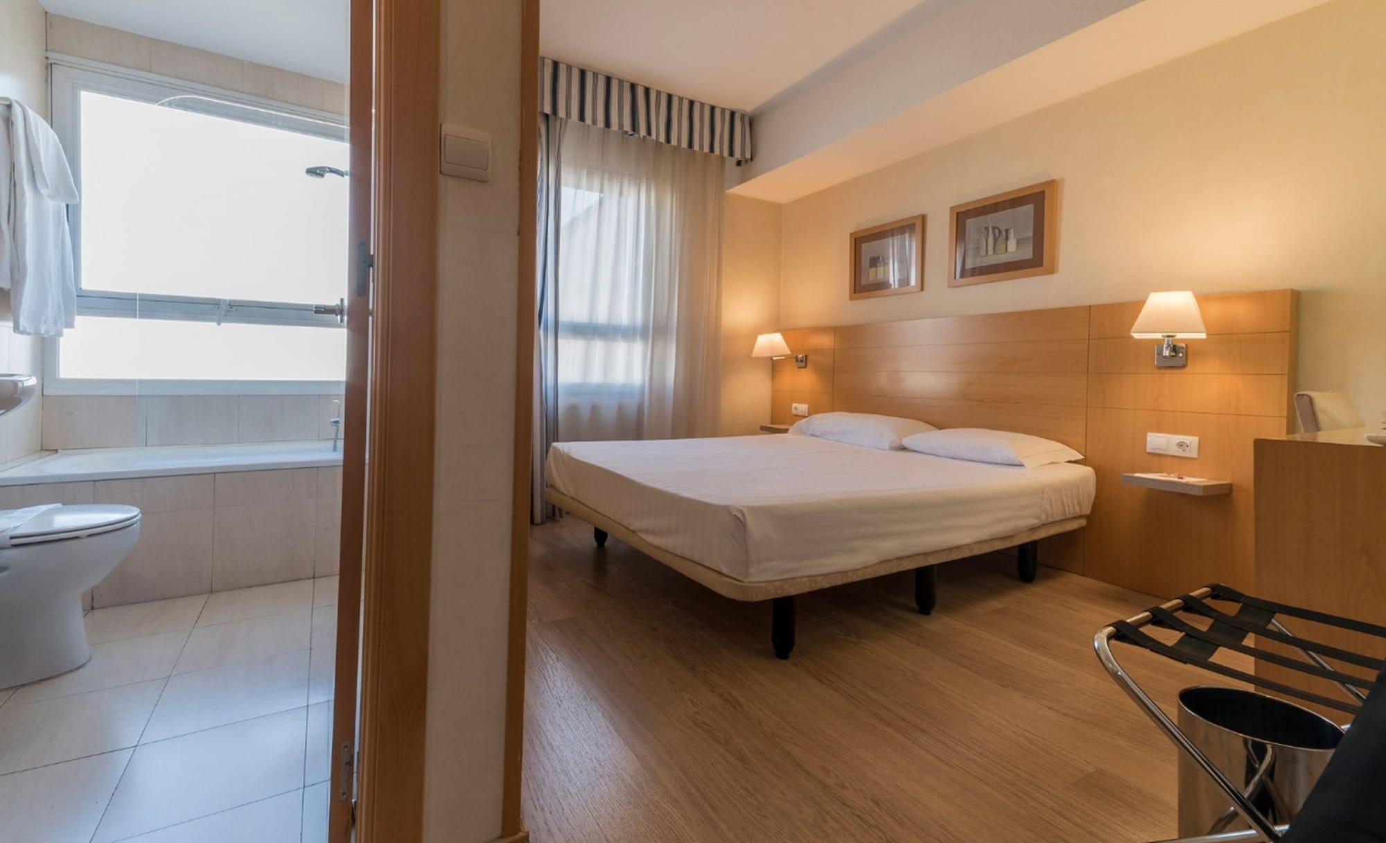 Infanta Mercedes Madrid Extérieur photo