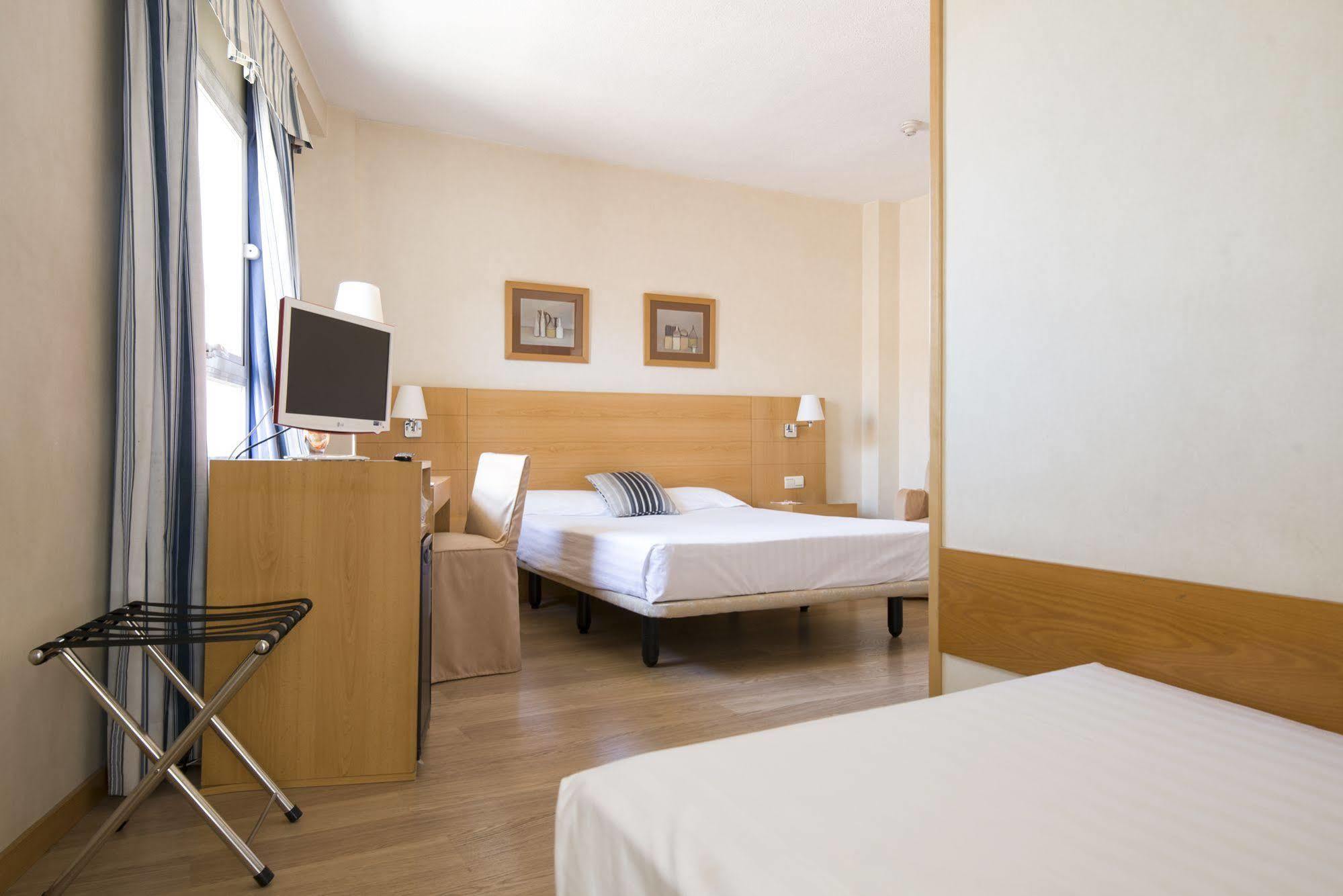 Infanta Mercedes Madrid Extérieur photo