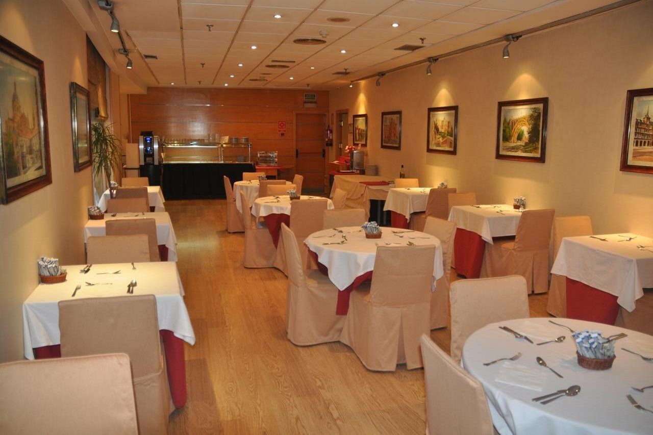 Infanta Mercedes Madrid Extérieur photo