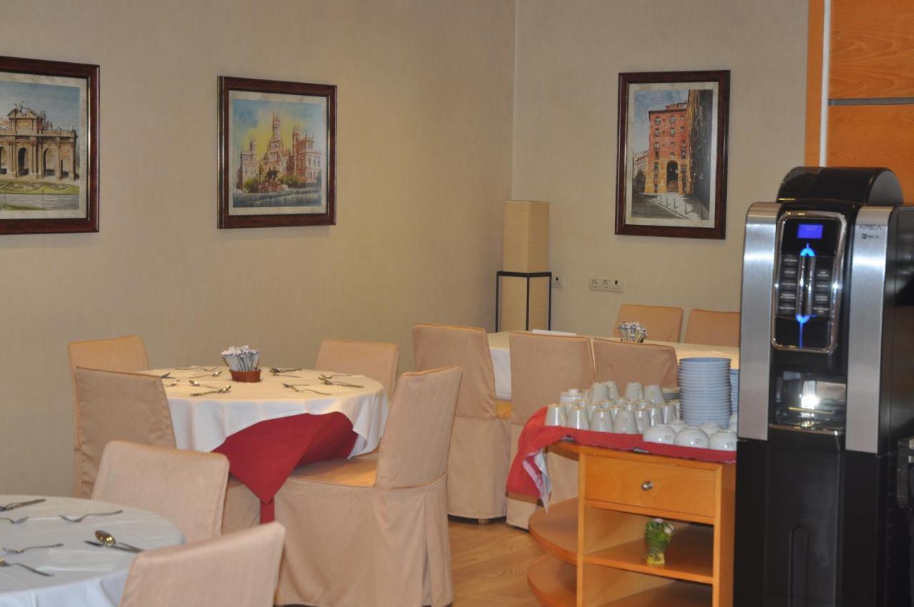 Infanta Mercedes Madrid Extérieur photo
